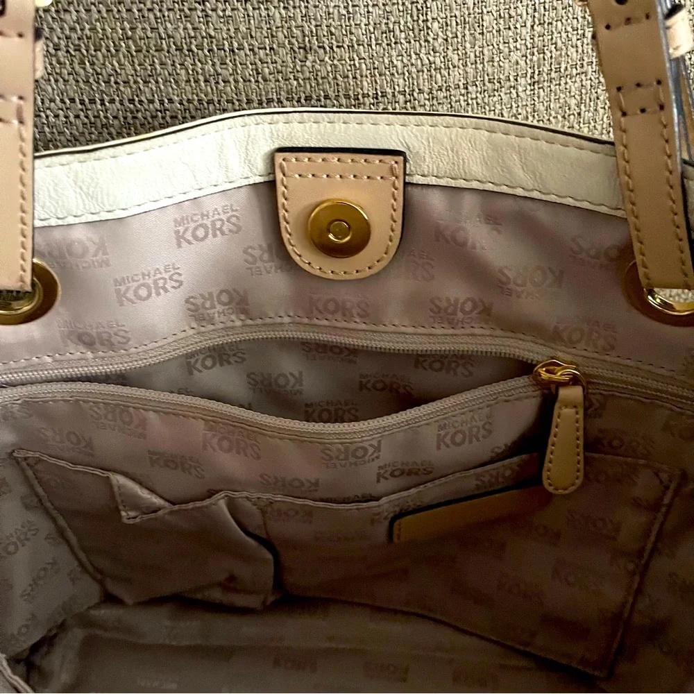 Michael Kors white leather tote bag - Picture 2 of 7